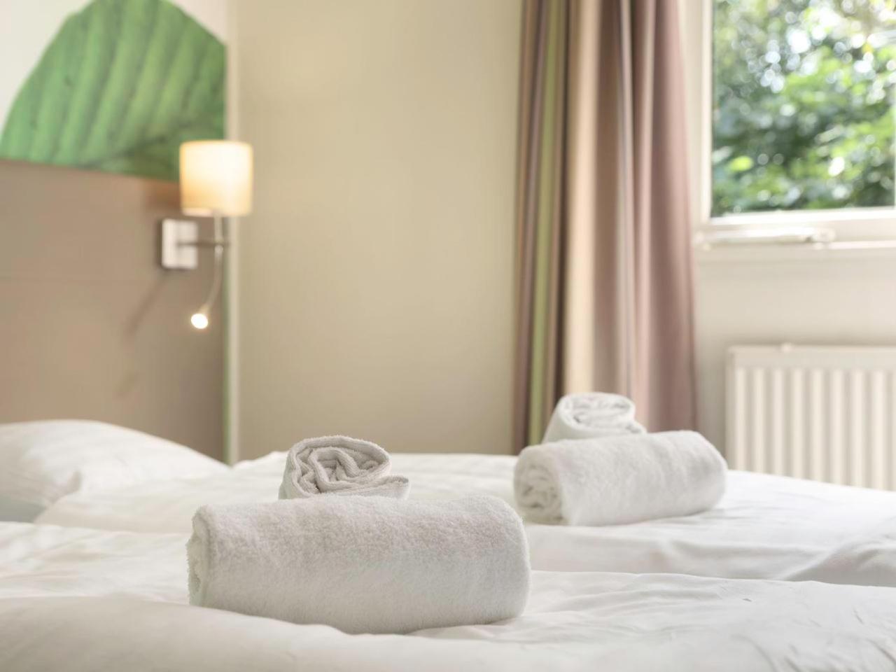 Luxury 4-Person Bungalow In The Holiday Park Landal Twenhaarsveld โฮลเตน ภายนอก รูปภาพ