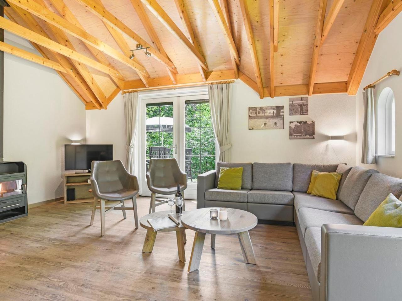 Luxury 4-Person Bungalow In The Holiday Park Landal Twenhaarsveld โฮลเตน ห้อง รูปภาพ
