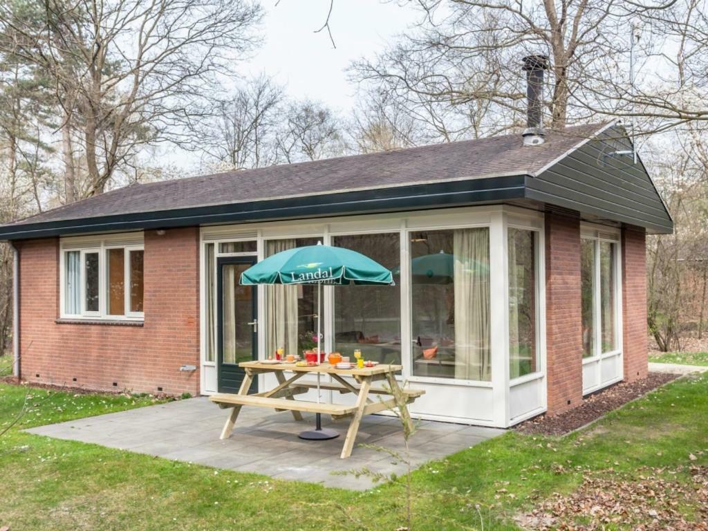 Luxury 4-Person Bungalow In The Holiday Park Landal Twenhaarsveld โฮลเตน ภายนอก รูปภาพ
